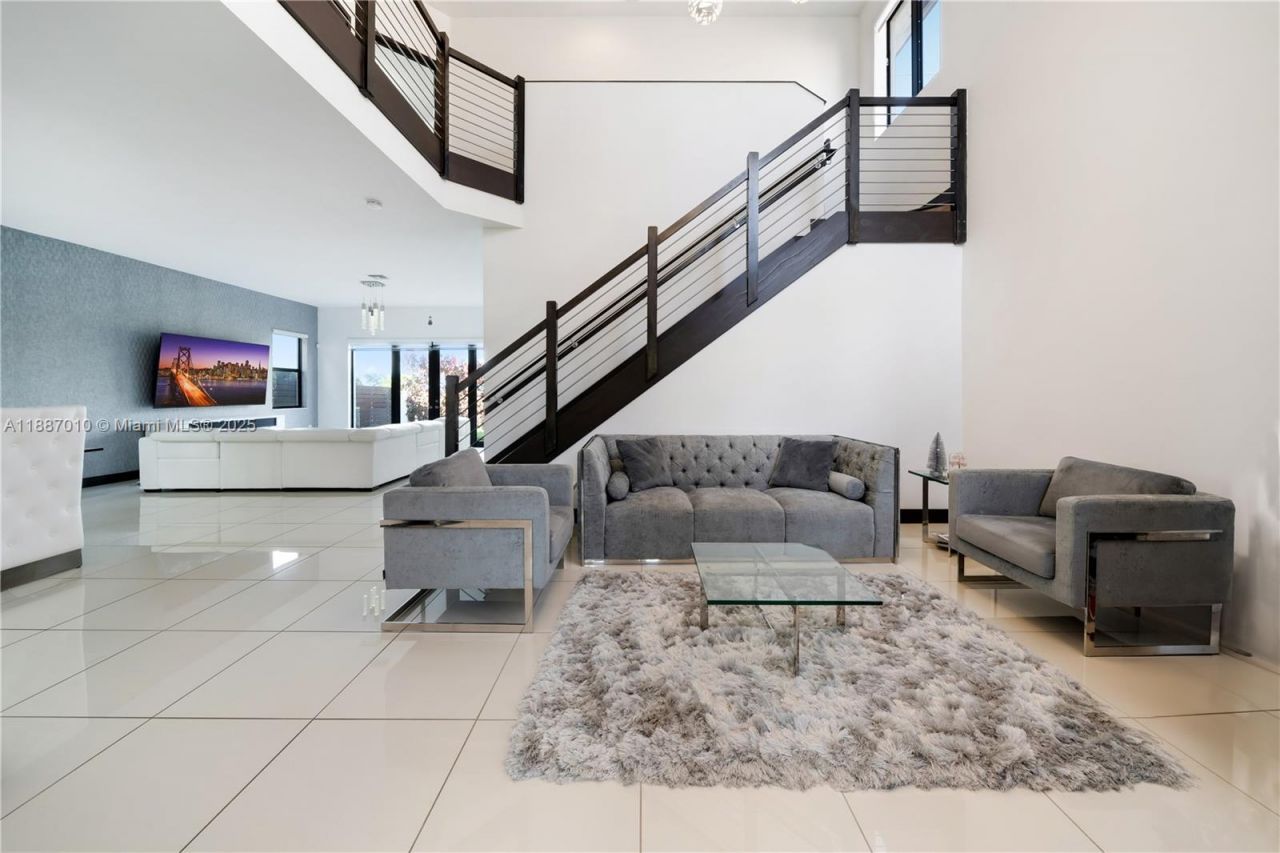 16065 SW 136th Ter, Miami, FL 33196 Photo