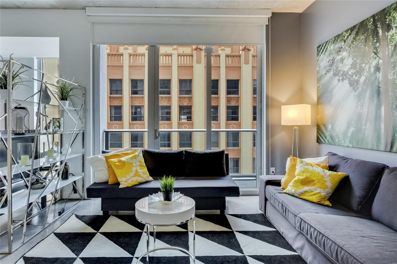 151 SE 1st St, Unit 1003, Miami, FL 33131 Photo