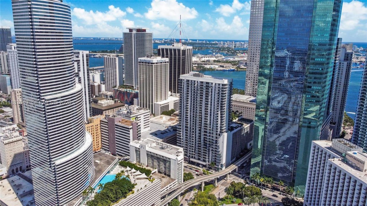 151 SE 1st St, Unit 1003, Miami, FL 33131 Photo