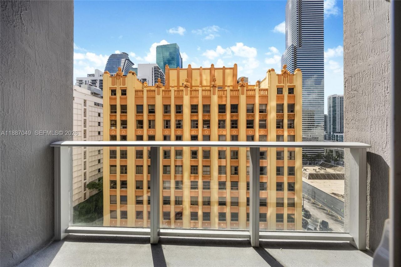 151 SE 1st St, Unit 1003, Miami, FL 33131 Photo