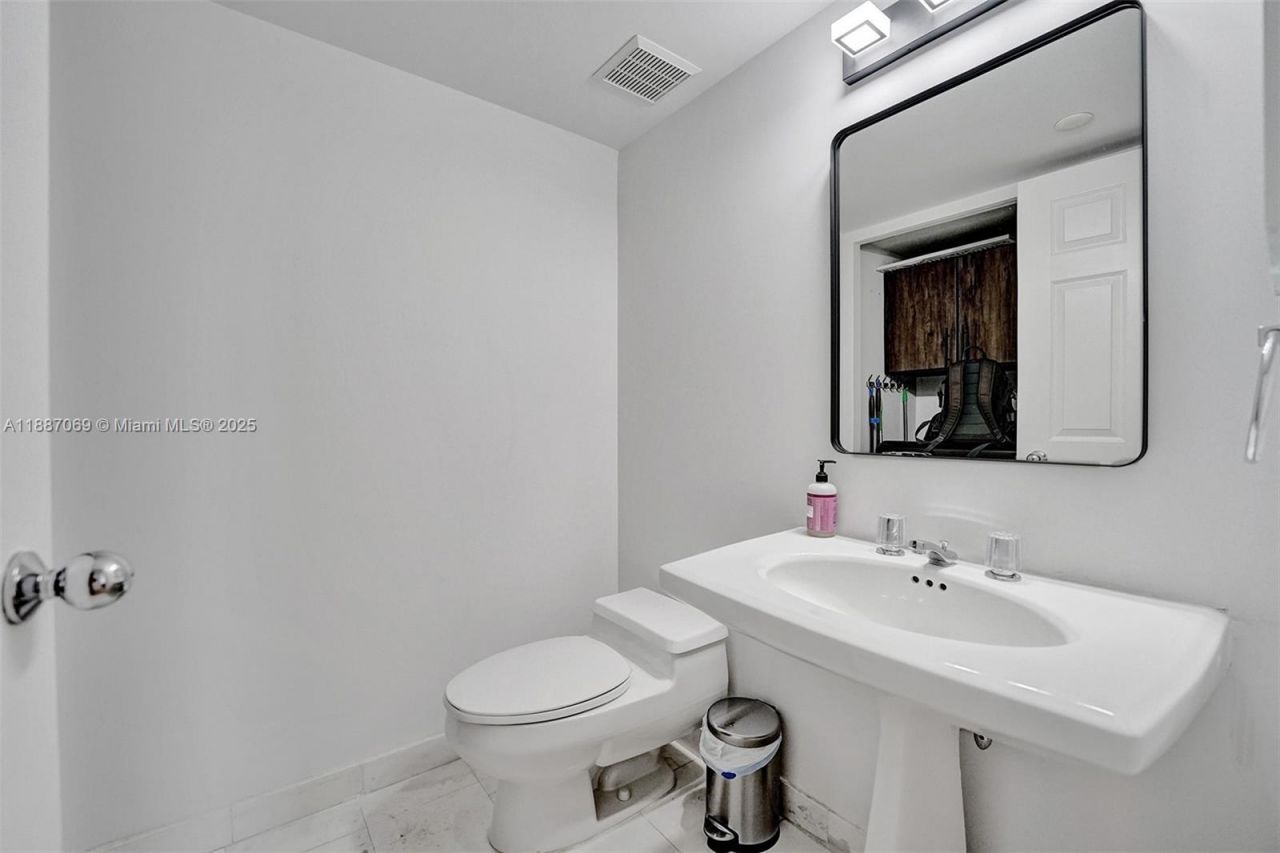 3530 Mystic Pointe Dr, Unit 2002, Aventura, FL 33180 Photo