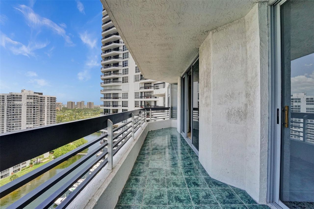 3530 Mystic Pointe Dr, Unit 2002, Aventura, FL 33180 Photo