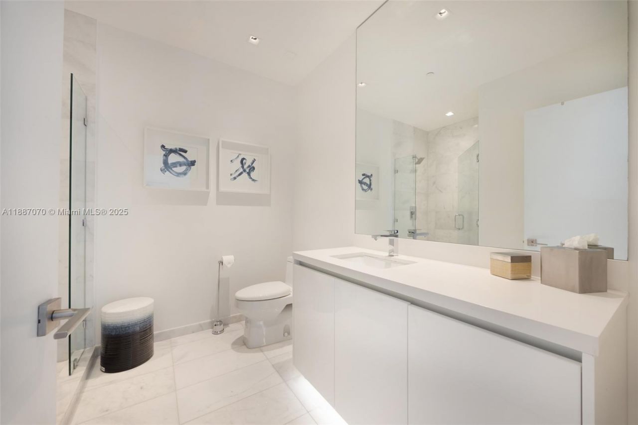 801 S Pointe Dr, Unit PH602, Miami Beach, FL 33139 Photo