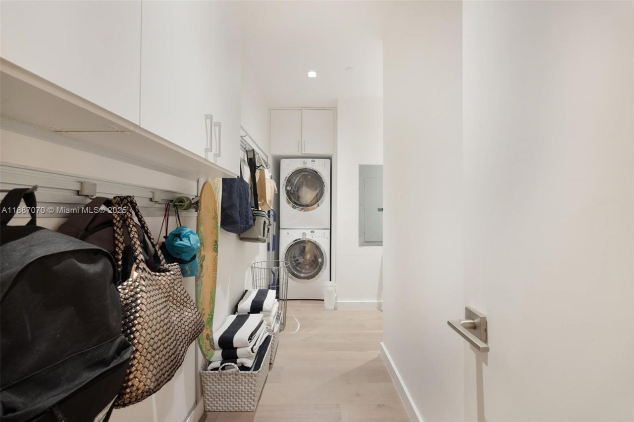 801 S Pointe Dr, Unit PH602, Miami Beach, FL 33139 Photo