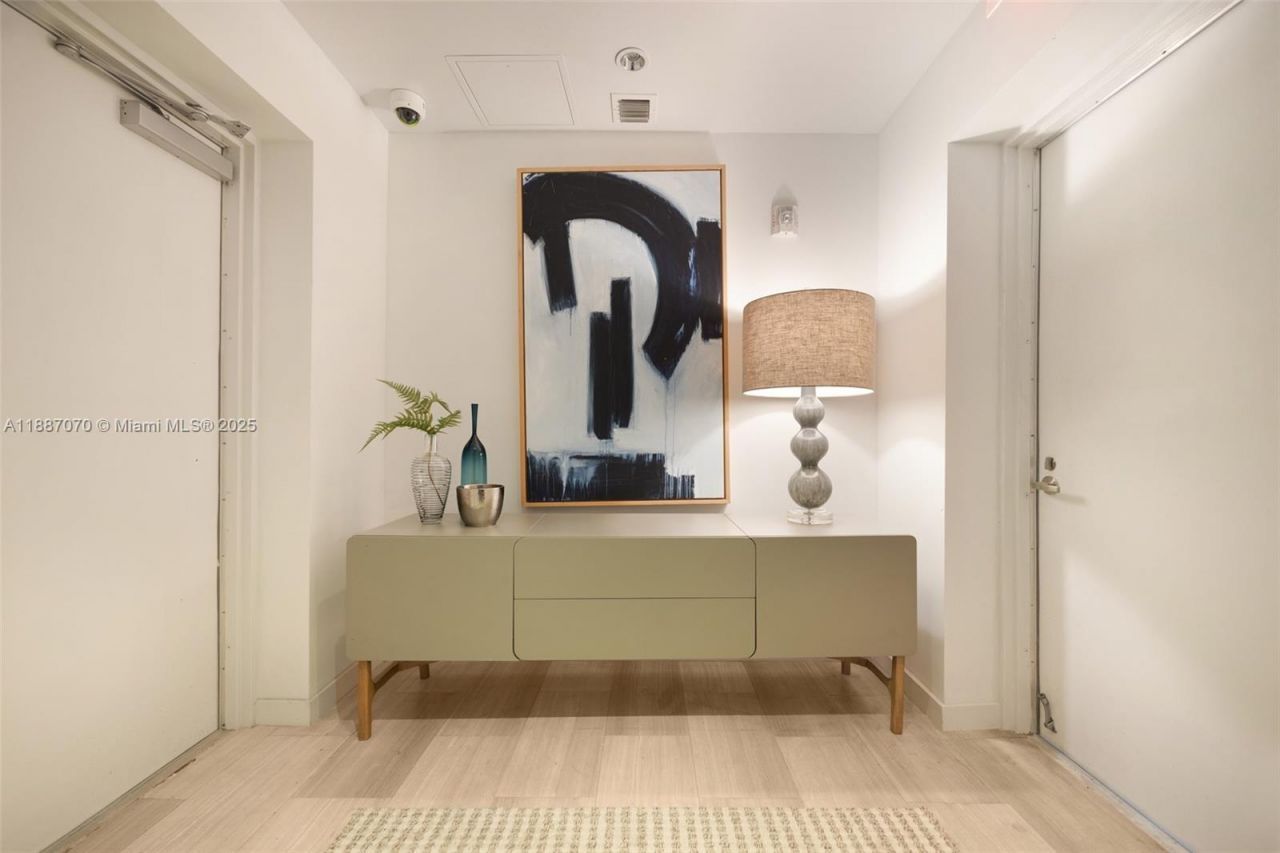 801 S Pointe Dr, Unit PH602, Miami Beach, FL 33139 Photo