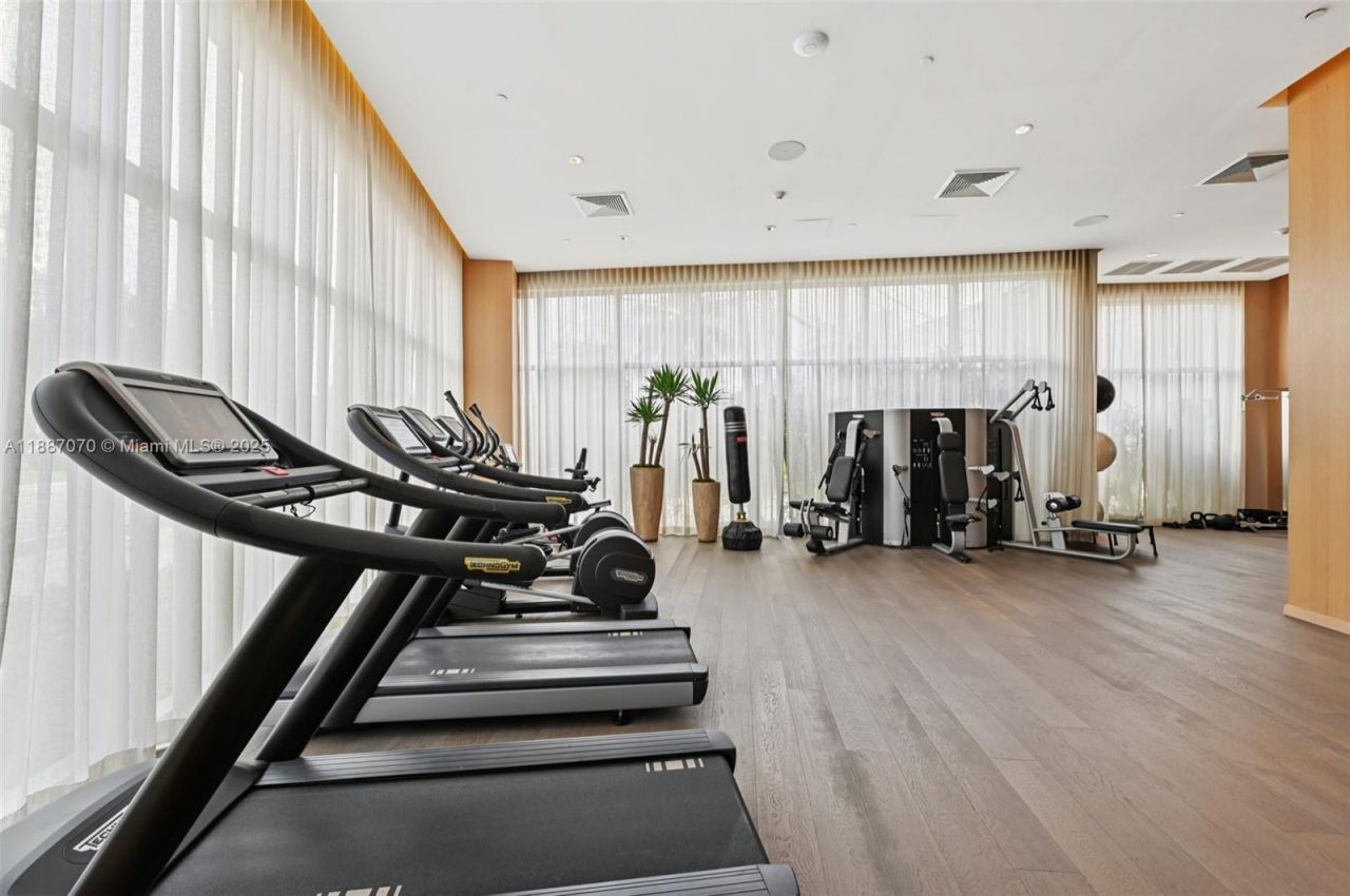 801 S Pointe Dr, Unit PH602, Miami Beach, FL 33139 Photo