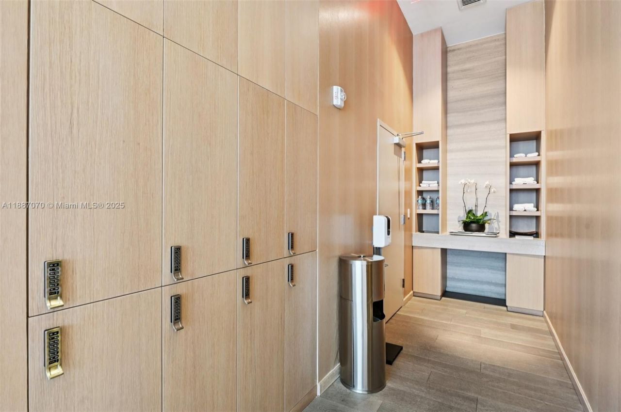 801 S Pointe Dr, Unit PH602, Miami Beach, FL 33139 Photo