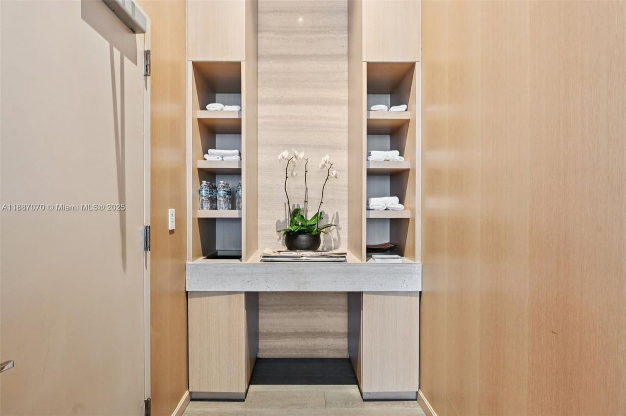 801 S Pointe Dr, Unit PH602, Miami Beach, FL 33139 Photo