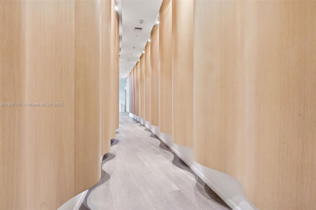 801 S Pointe Dr, Unit PH602, Miami Beach, FL 33139 Photo