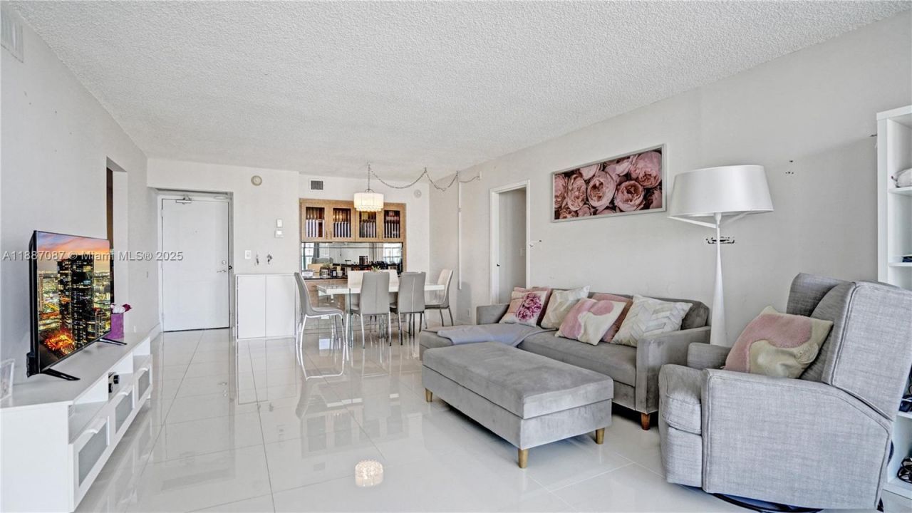 100 Bayview Dr, Unit 1931, Sunny Isles Beach, FL 33160 Photo