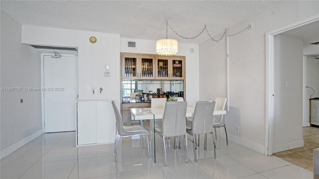 100 Bayview Dr, Unit 1931, Sunny Isles Beach, FL 33160 Photo