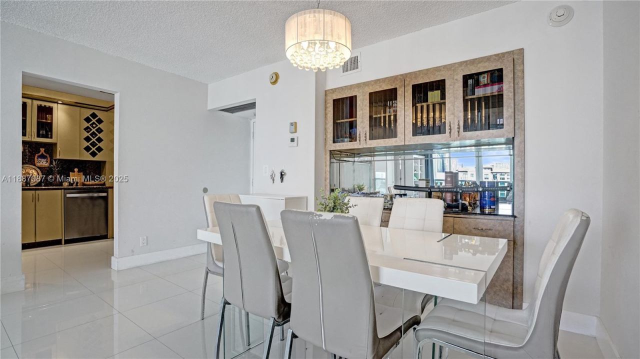 100 Bayview Dr, Unit 1931, Sunny Isles Beach, FL 33160 Photo