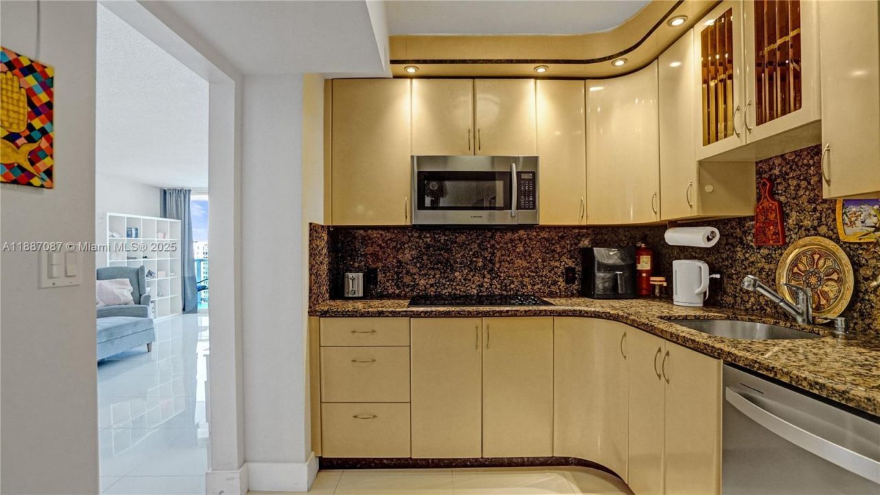 100 Bayview Dr, Unit 1931, Sunny Isles Beach, FL 33160 Photo