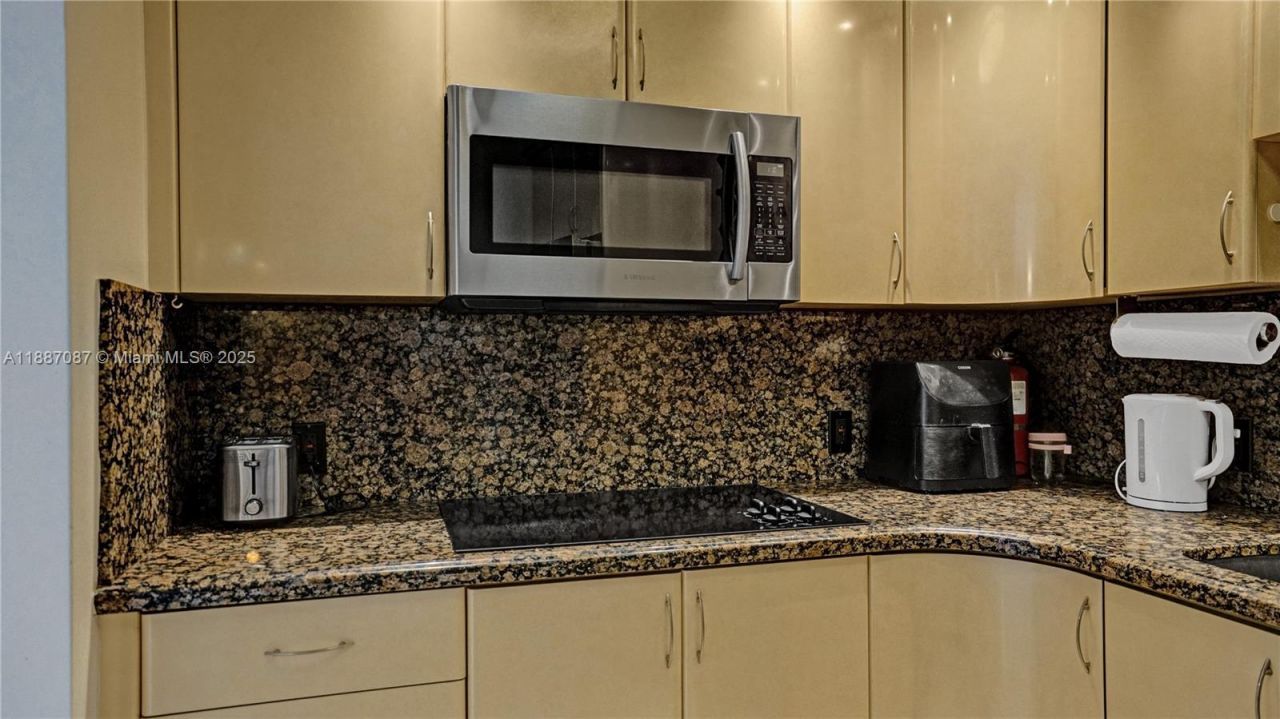 100 Bayview Dr, Unit 1931, Sunny Isles Beach, FL 33160 Photo