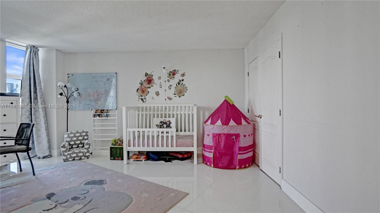 100 Bayview Dr, Unit 1931, Sunny Isles Beach, FL 33160 Photo