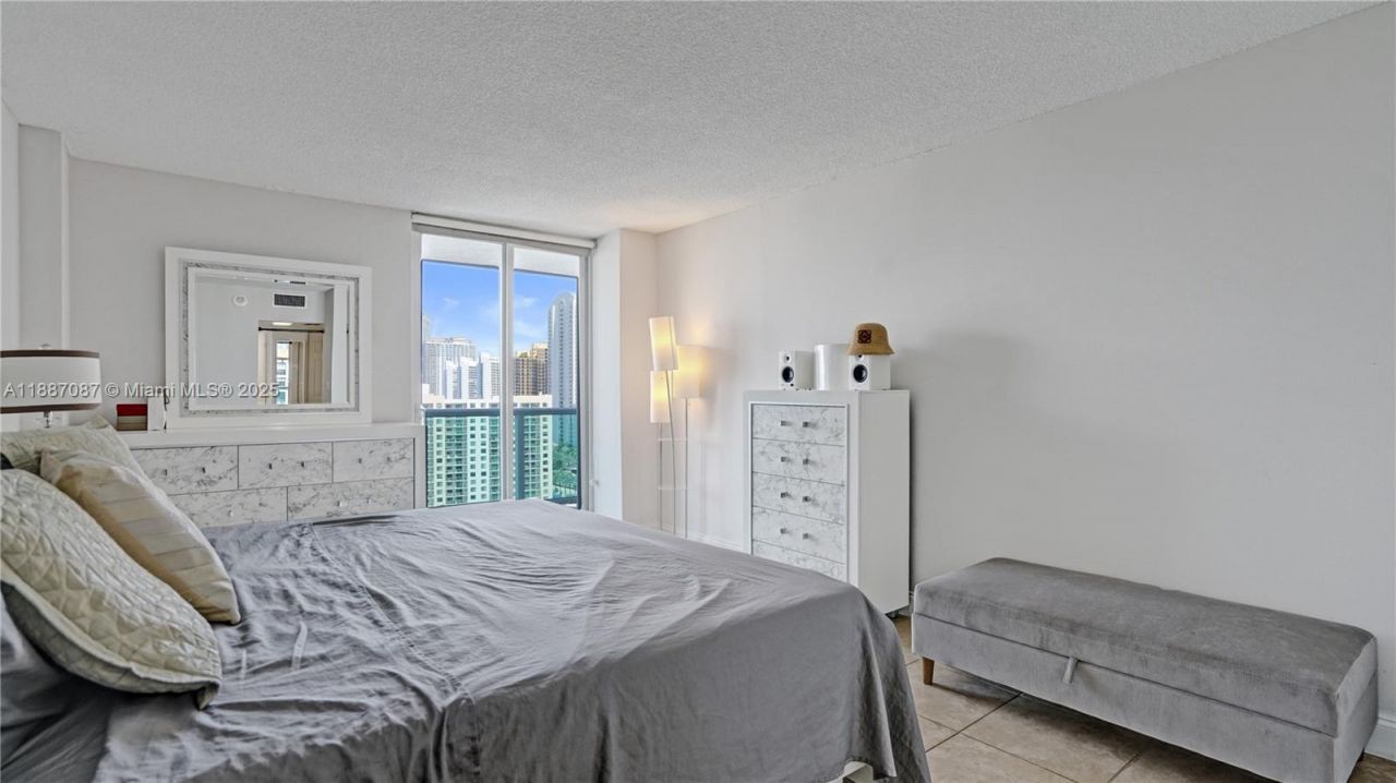 100 Bayview Dr, Unit 1931, Sunny Isles Beach, FL 33160 Photo