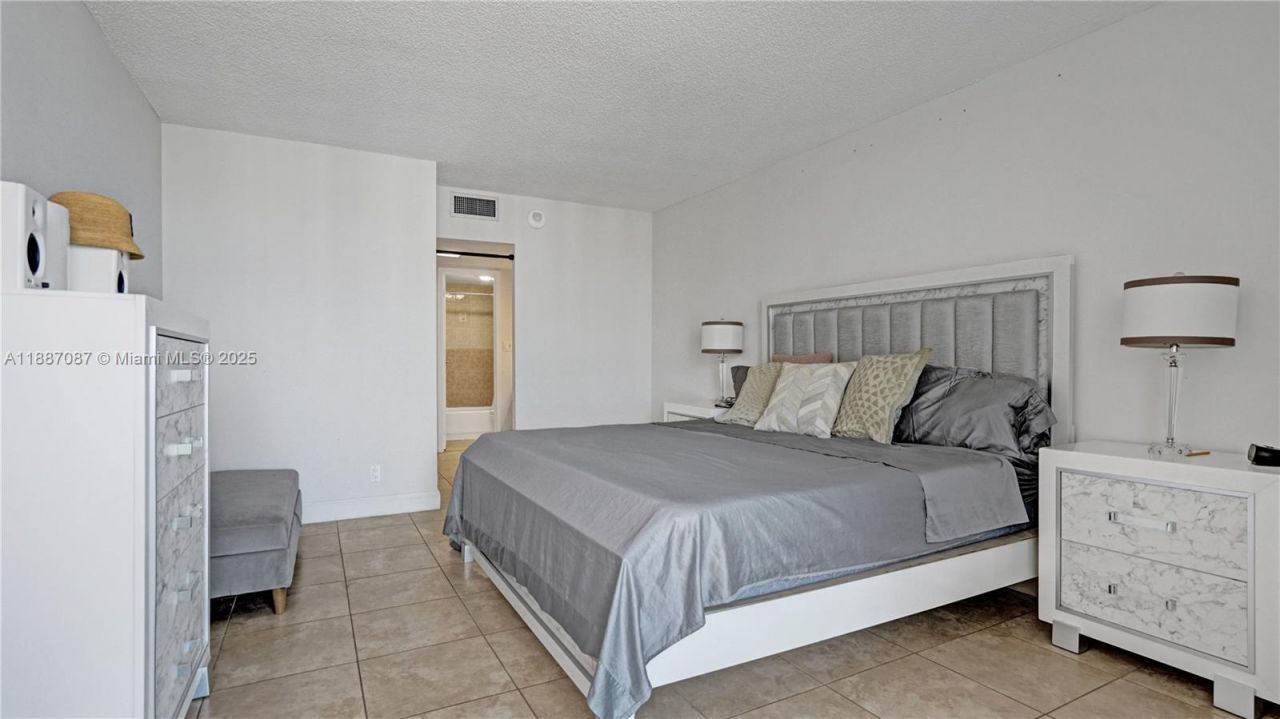 100 Bayview Dr, Unit 1931, Sunny Isles Beach, FL 33160 Photo