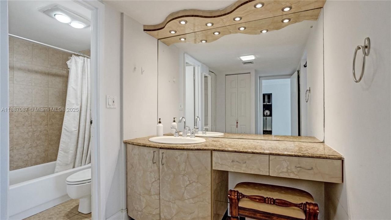 100 Bayview Dr, Unit 1931, Sunny Isles Beach, FL 33160 Photo