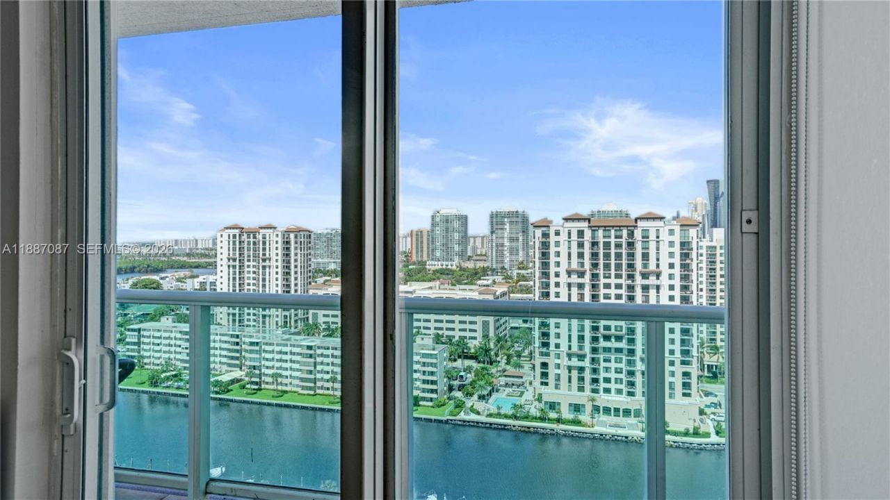 100 Bayview Dr, Unit 1931, Sunny Isles Beach, FL 33160 Photo