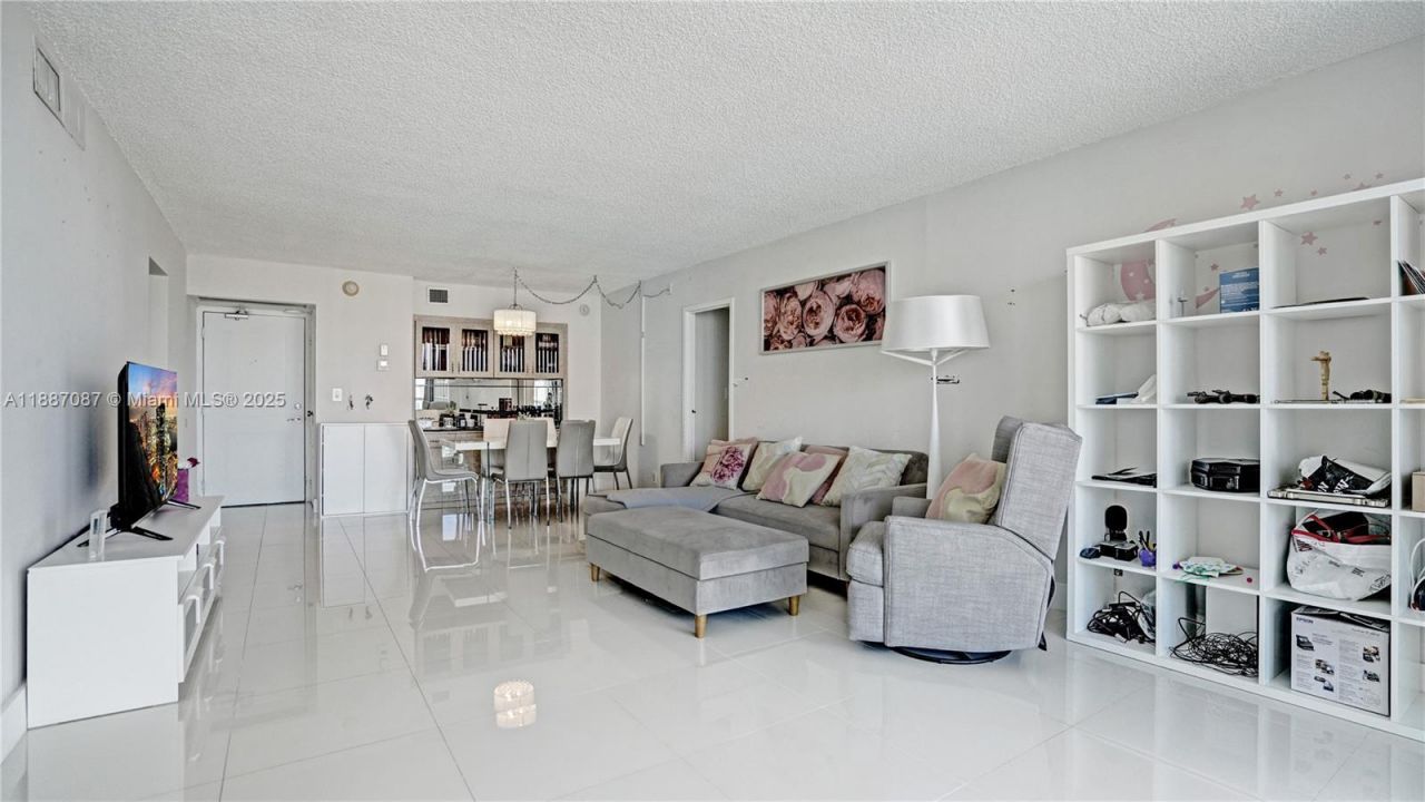 100 Bayview Dr, Unit 1931, Sunny Isles Beach, FL 33160 Photo
