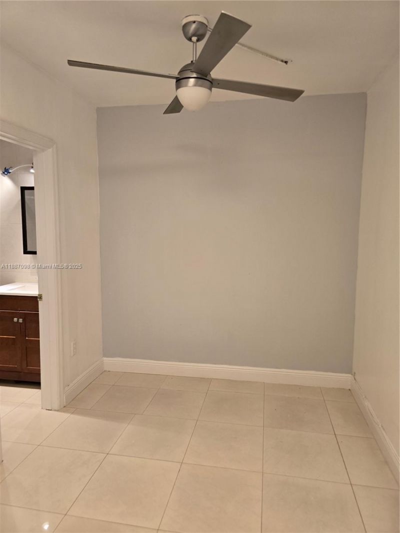 835 Meridian Ave, Unit 4, Miami Beach, FL 33139 Photo