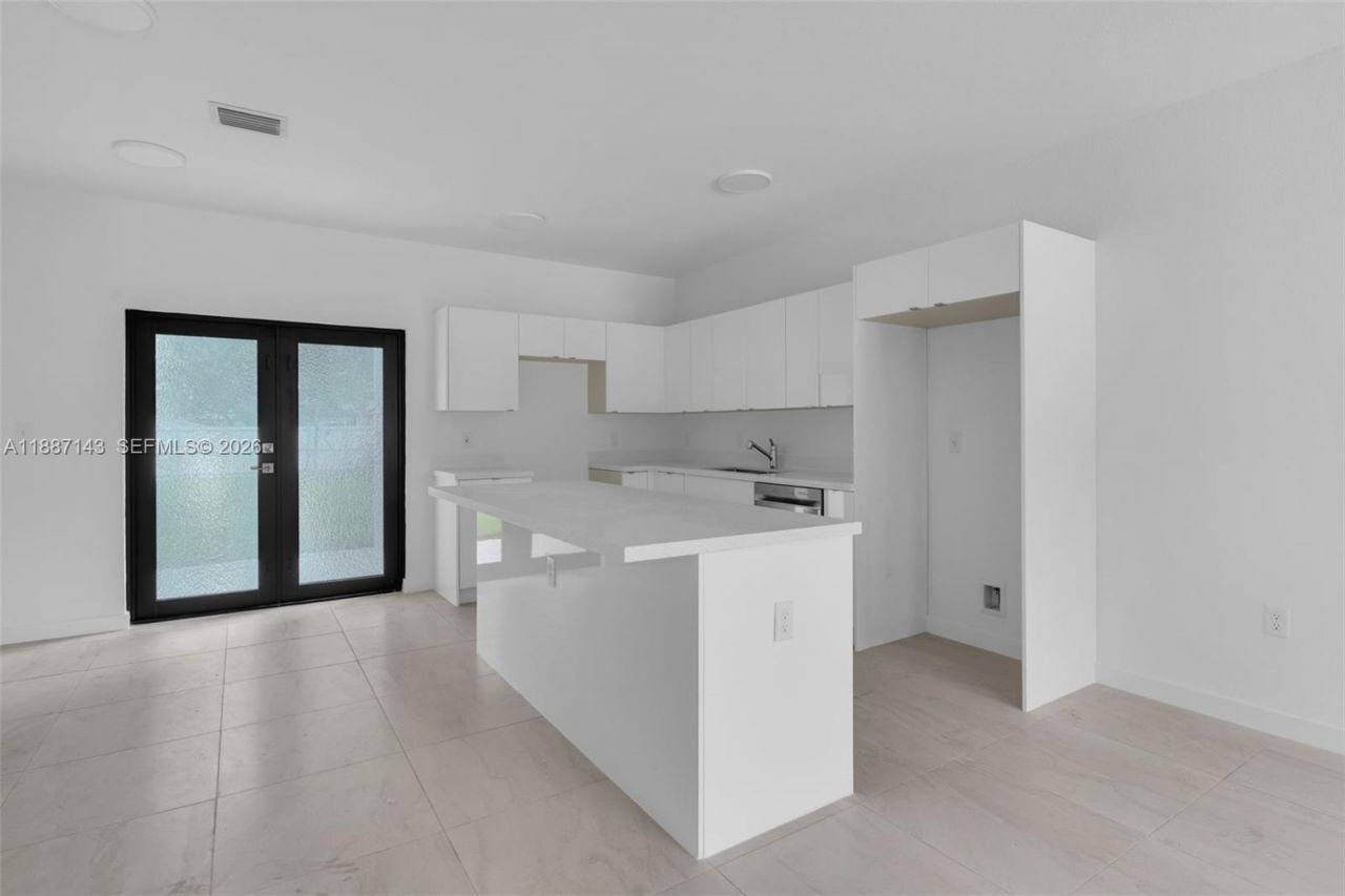 2969 NW 59 St, Unit 2, Miami, FL 33142 Photo