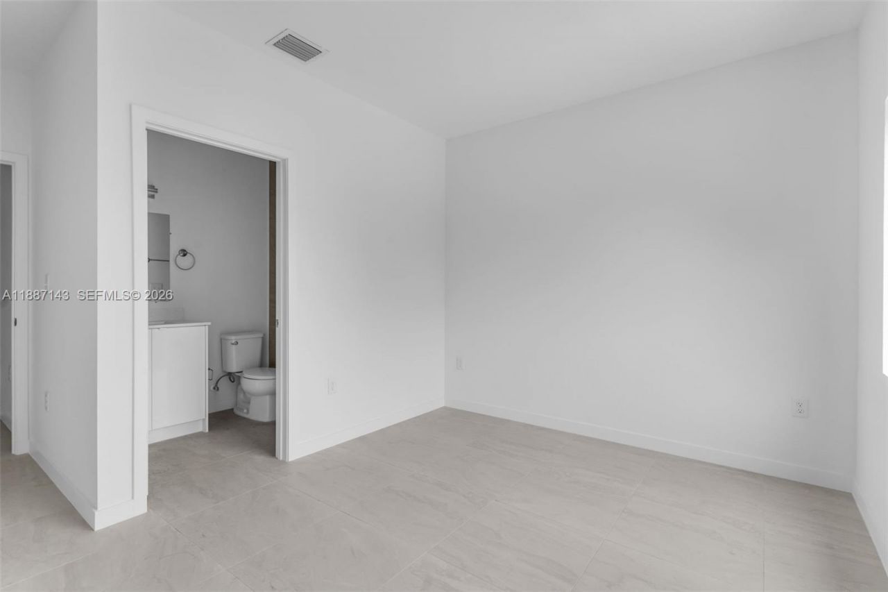 2969 NW 59 St, Unit 2, Miami, FL 33142 Photo