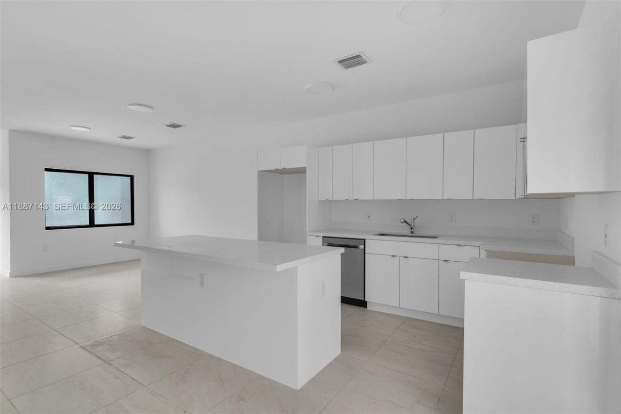 2969 NW 59 St, Unit 2, Miami, FL 33142 Photo