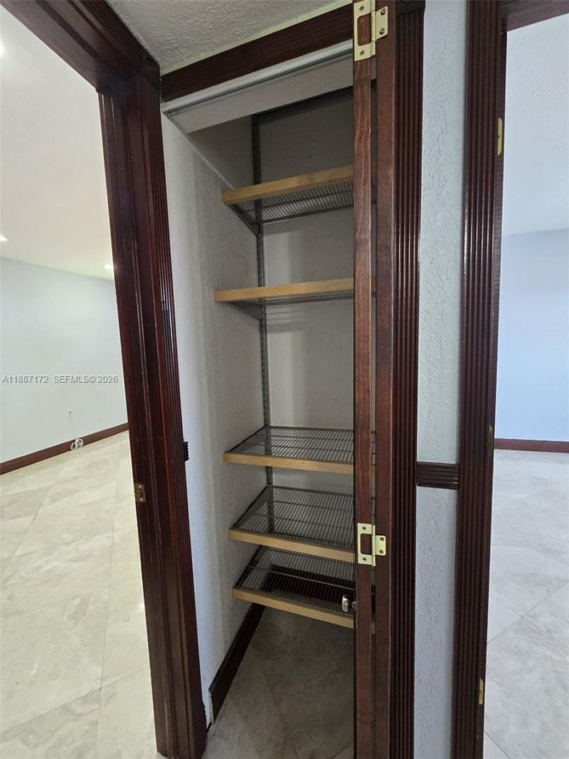 8425 NW 8th St, Unit 307, Miami, FL 33126 Photo