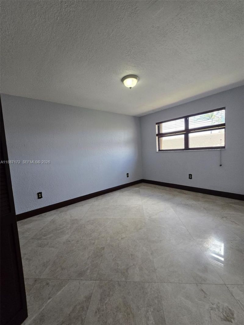 8425 NW 8th St, Unit 307, Miami, FL 33126 Photo