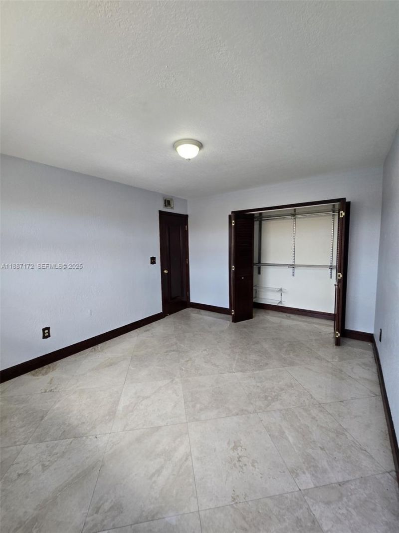 8425 NW 8th St, Unit 307, Miami, FL 33126 Photo