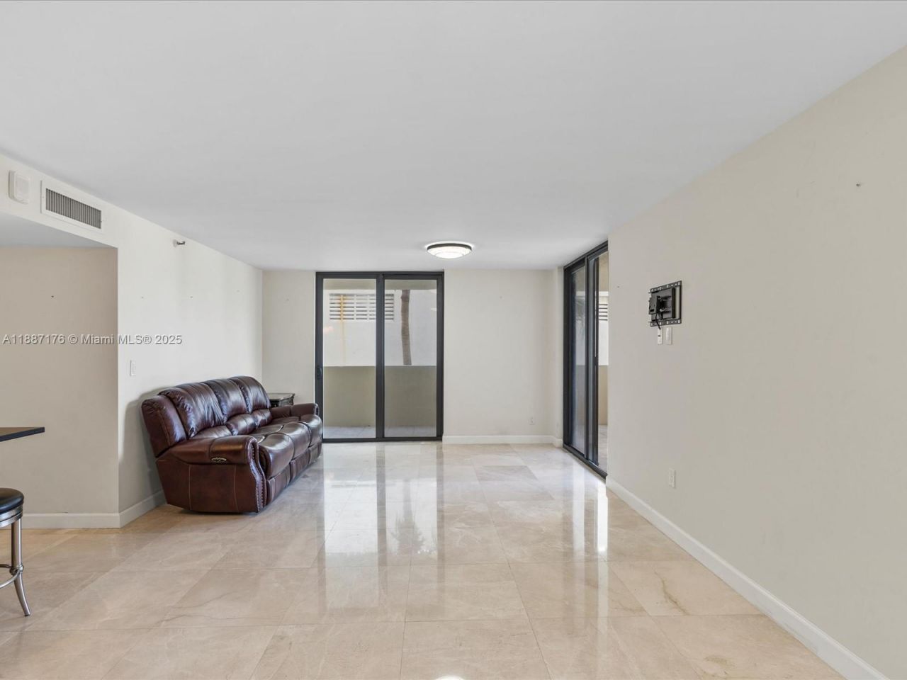 1623 Collins Ave, Unit 215, Miami Beach, FL 33139 Photo