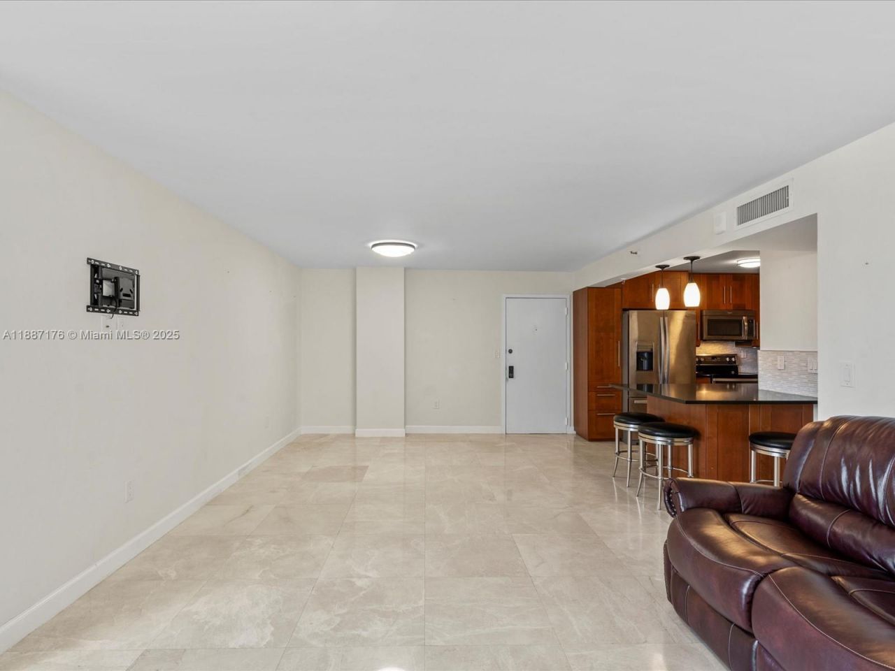 1623 Collins Ave, Unit 215, Miami Beach, FL 33139 Photo
