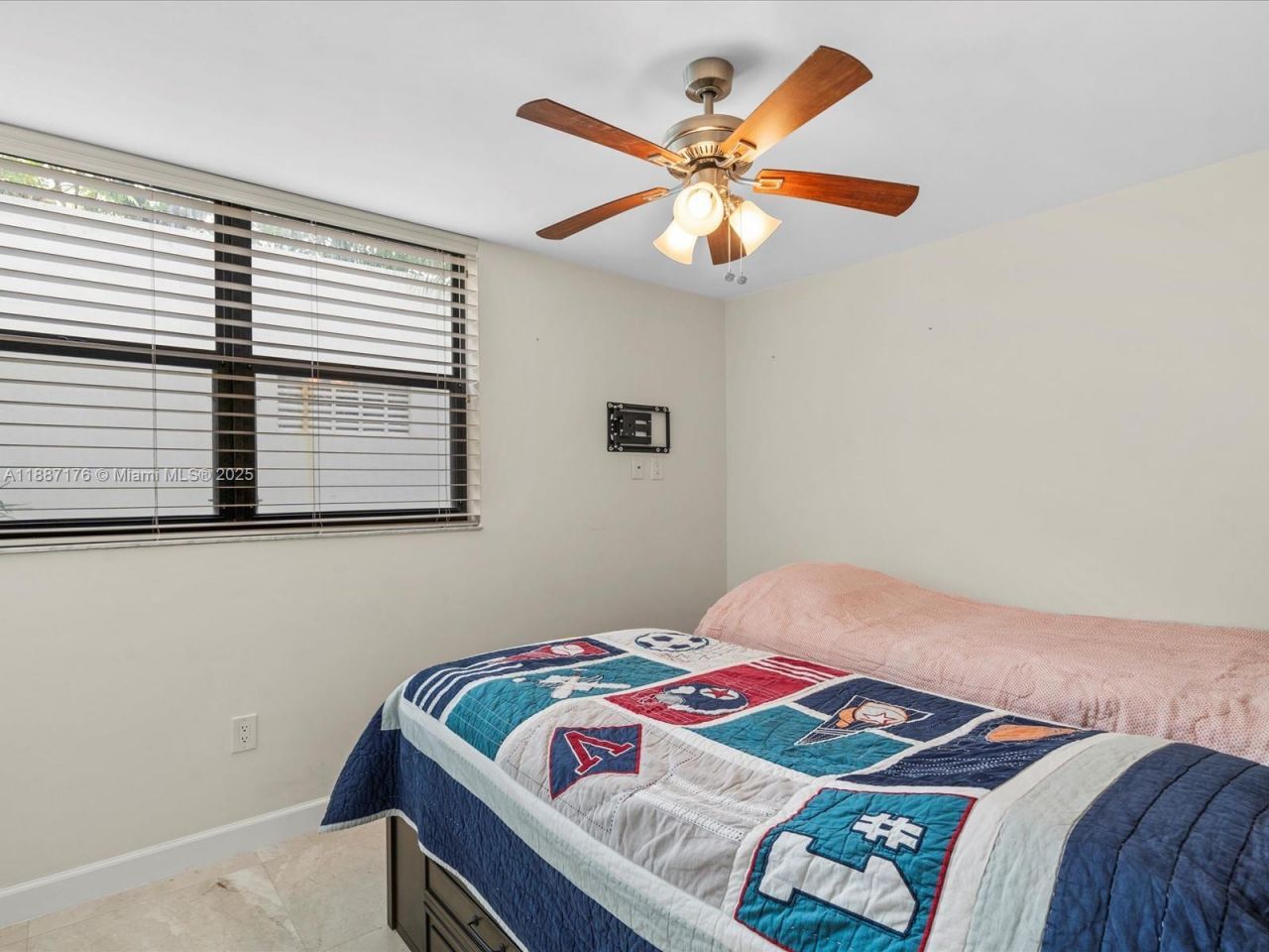 1623 Collins Ave, Unit 215, Miami Beach, FL 33139 Photo