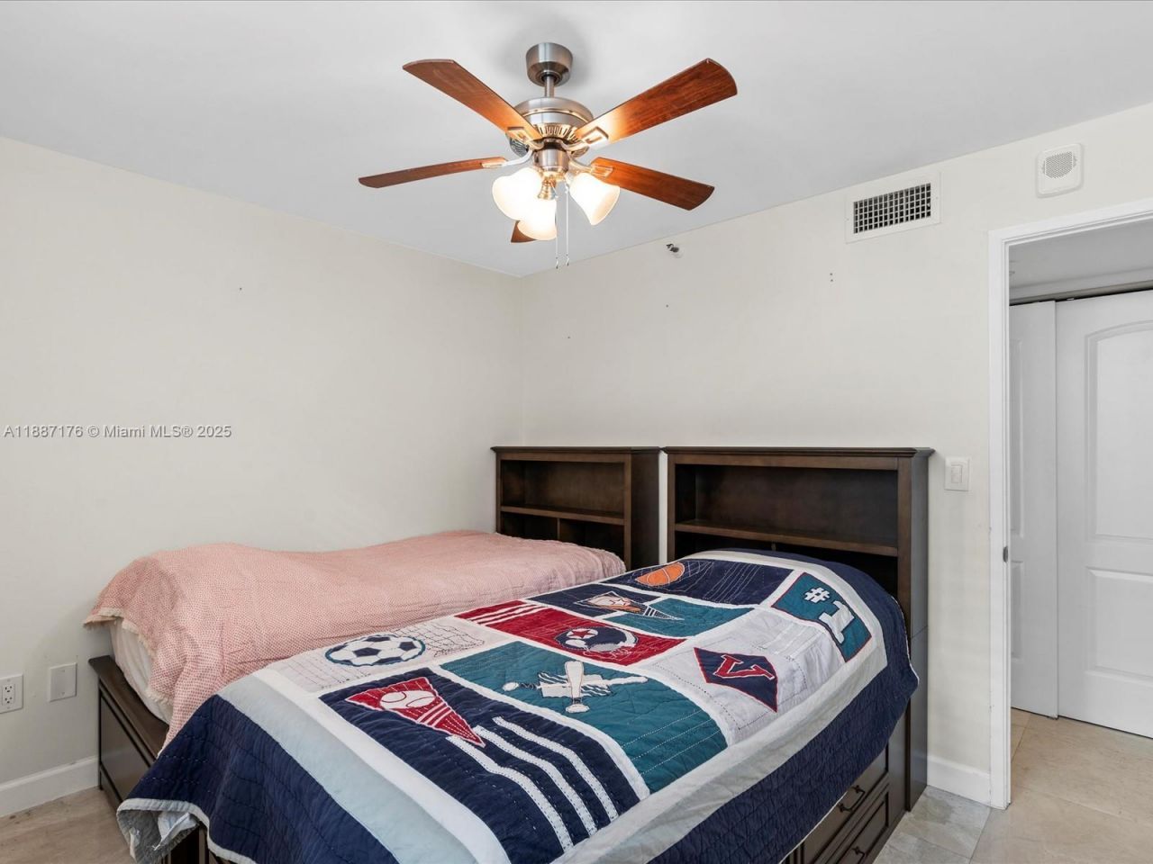 1623 Collins Ave, Unit 215, Miami Beach, FL 33139 Photo