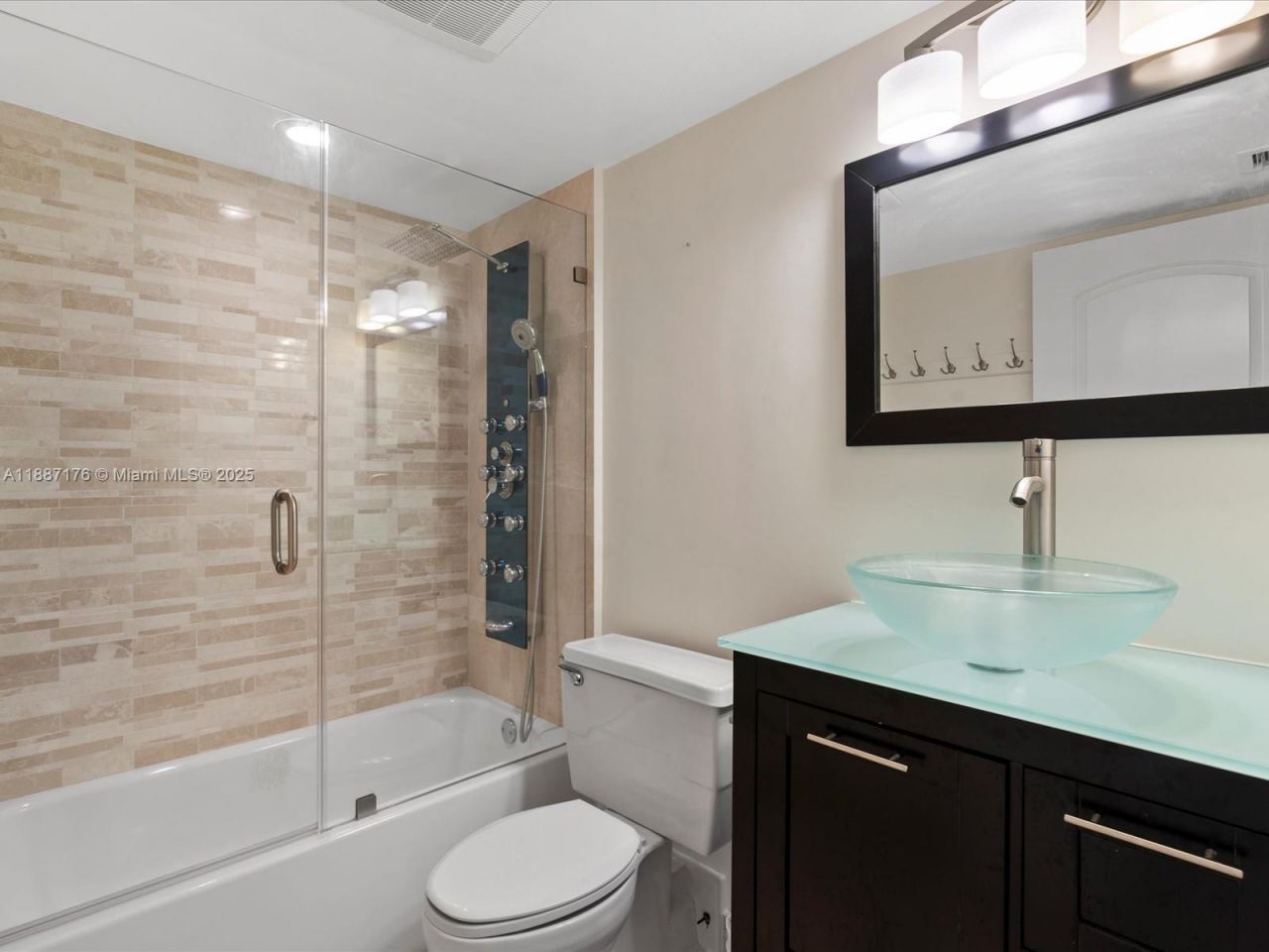 1623 Collins Ave, Unit 215, Miami Beach, FL 33139 Photo