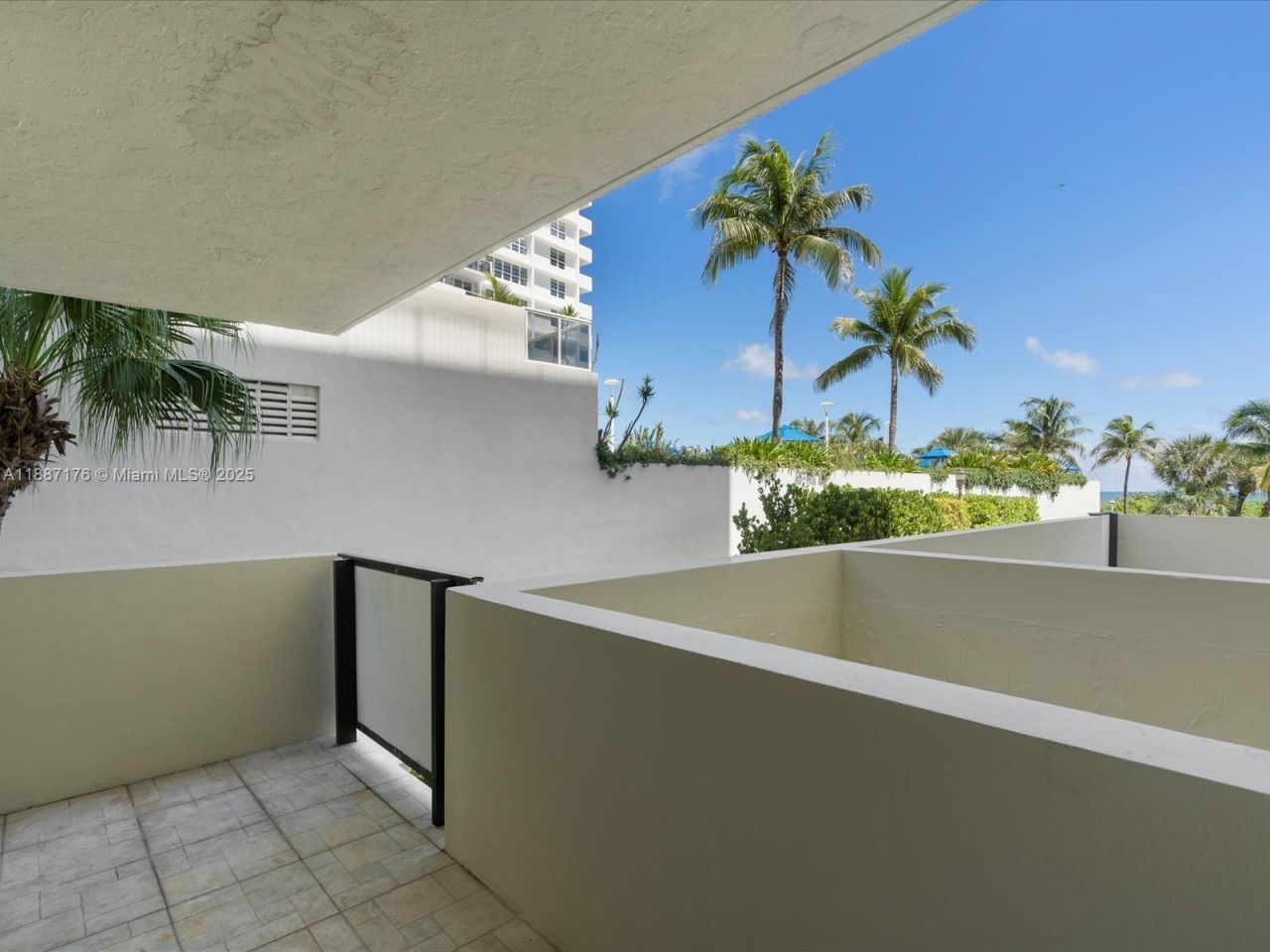 1623 Collins Ave, Unit 215, Miami Beach, FL 33139 Photo