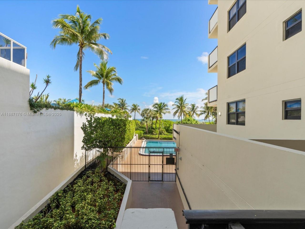 1623 Collins Ave, Unit 215, Miami Beach, FL 33139 Photo