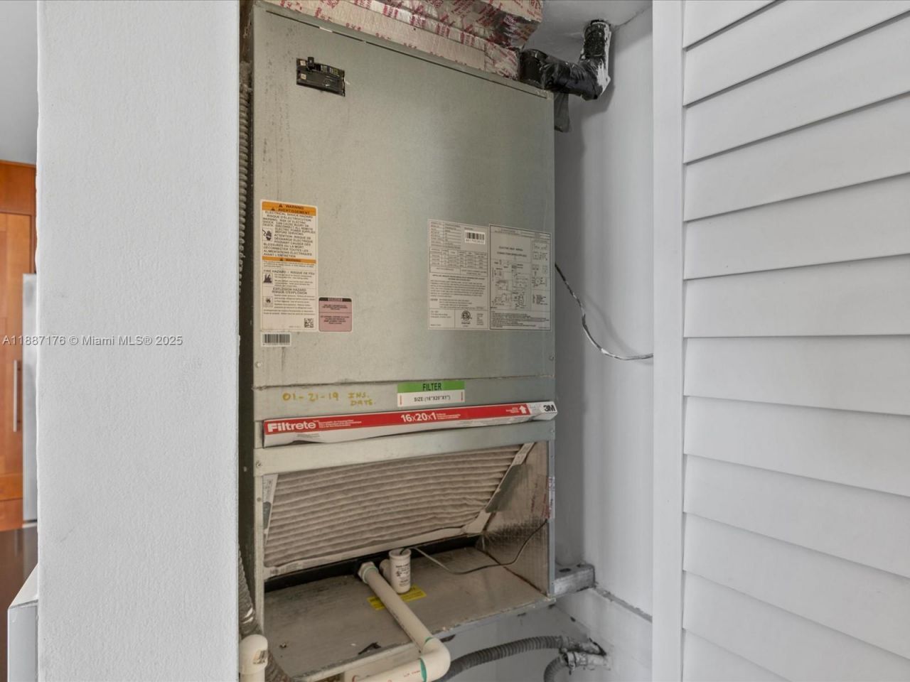 1623 Collins Ave, Unit 215, Miami Beach, FL 33139 Photo