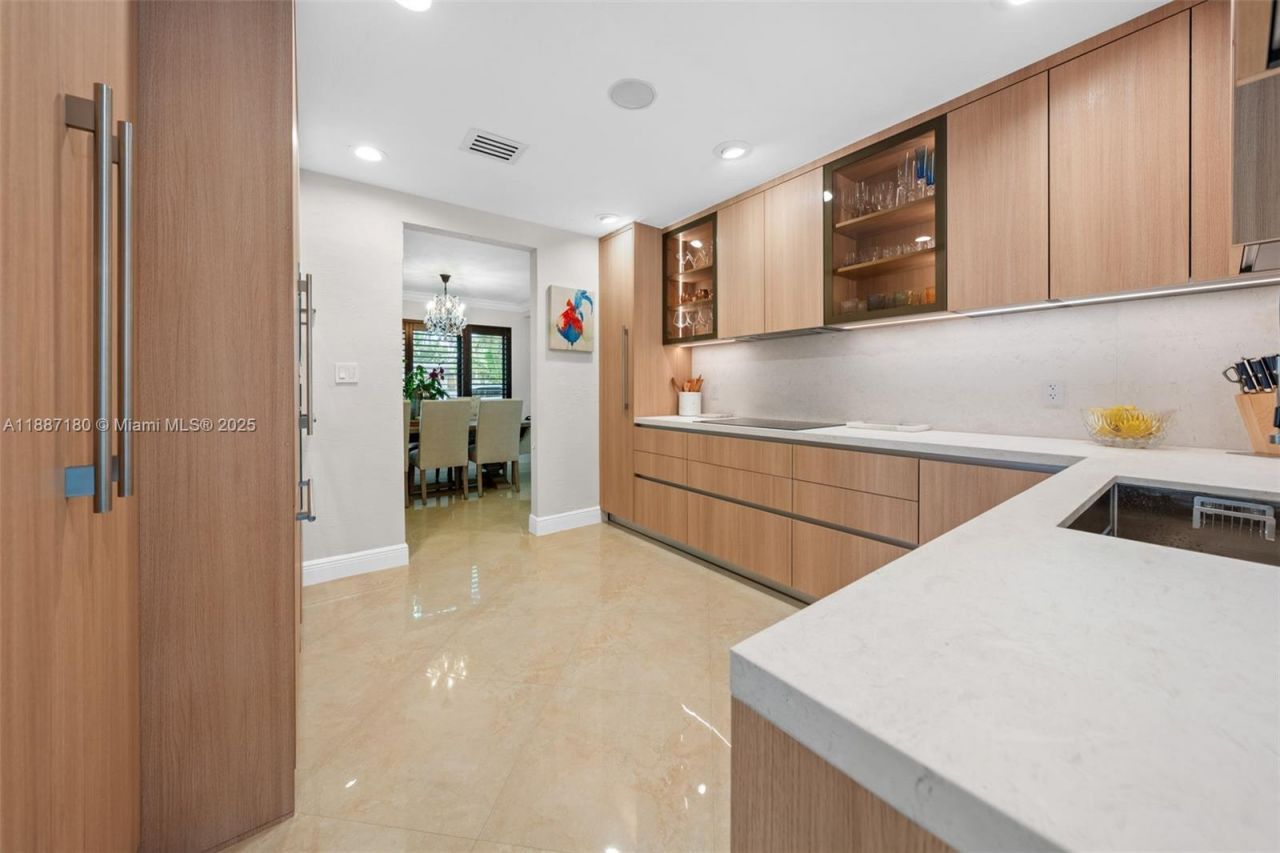 6420 SW 63rd Ter, South Miami, FL 33143 Photo