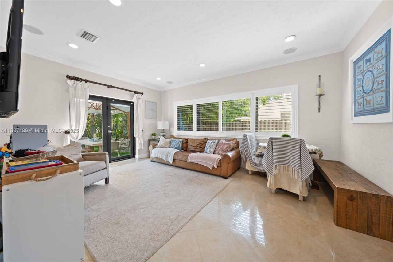 6420 SW 63rd Ter, South Miami, FL 33143 Photo