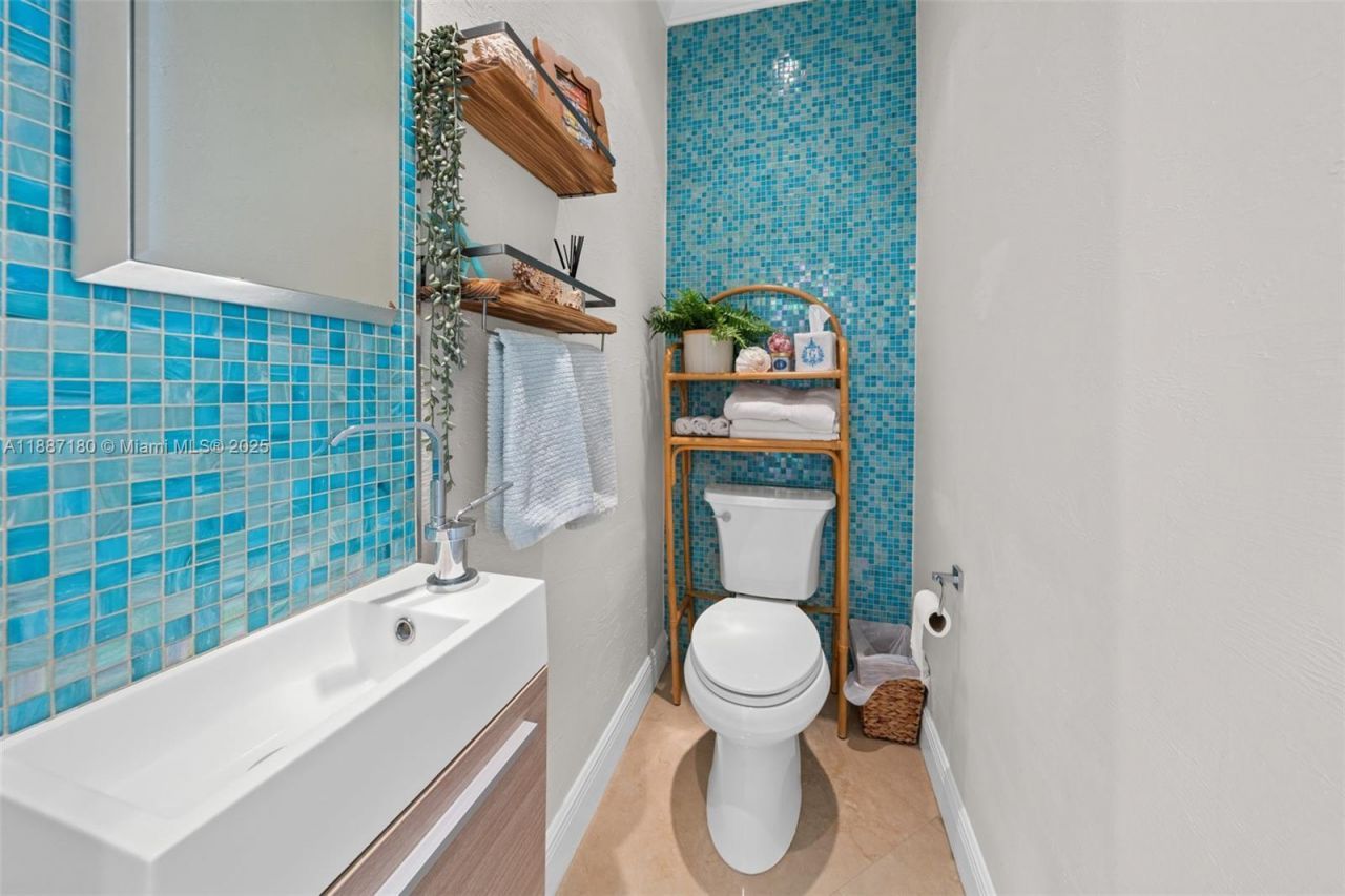 6420 SW 63rd Ter, South Miami, FL 33143 Photo