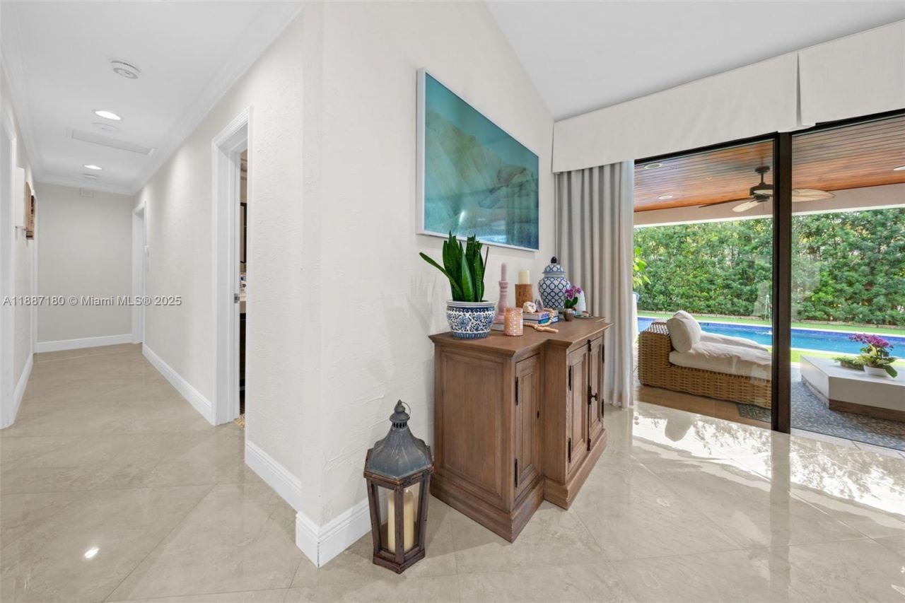 6420 SW 63rd Ter, South Miami, FL 33143 Photo