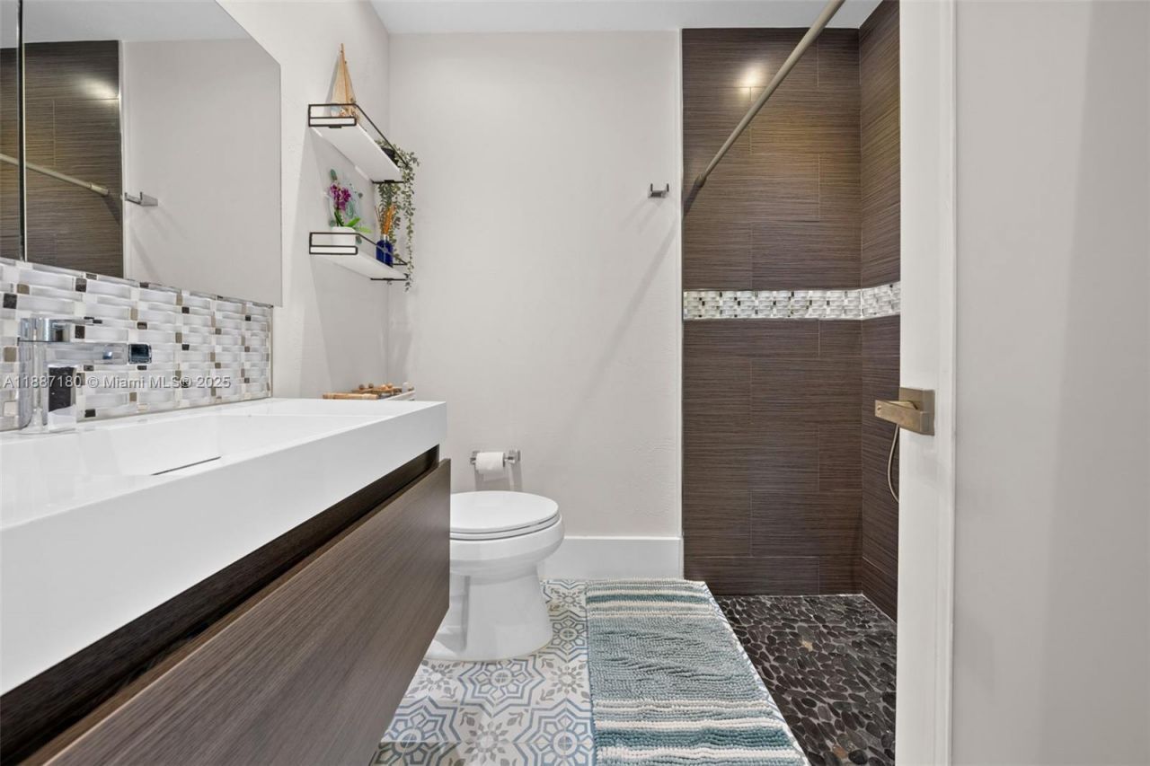 6420 SW 63rd Ter, South Miami, FL 33143 Photo