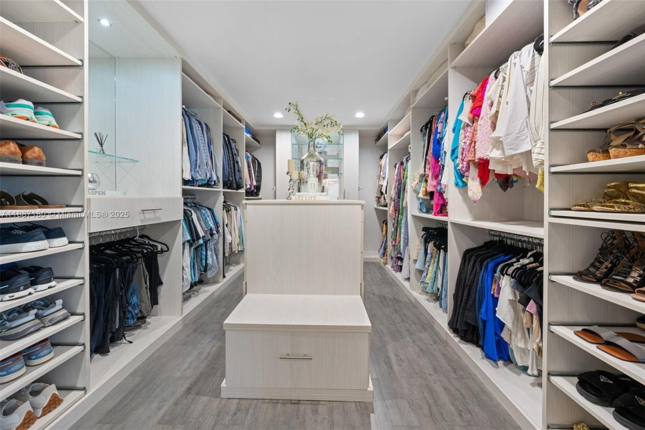 6420 SW 63rd Ter, South Miami, FL 33143 Photo