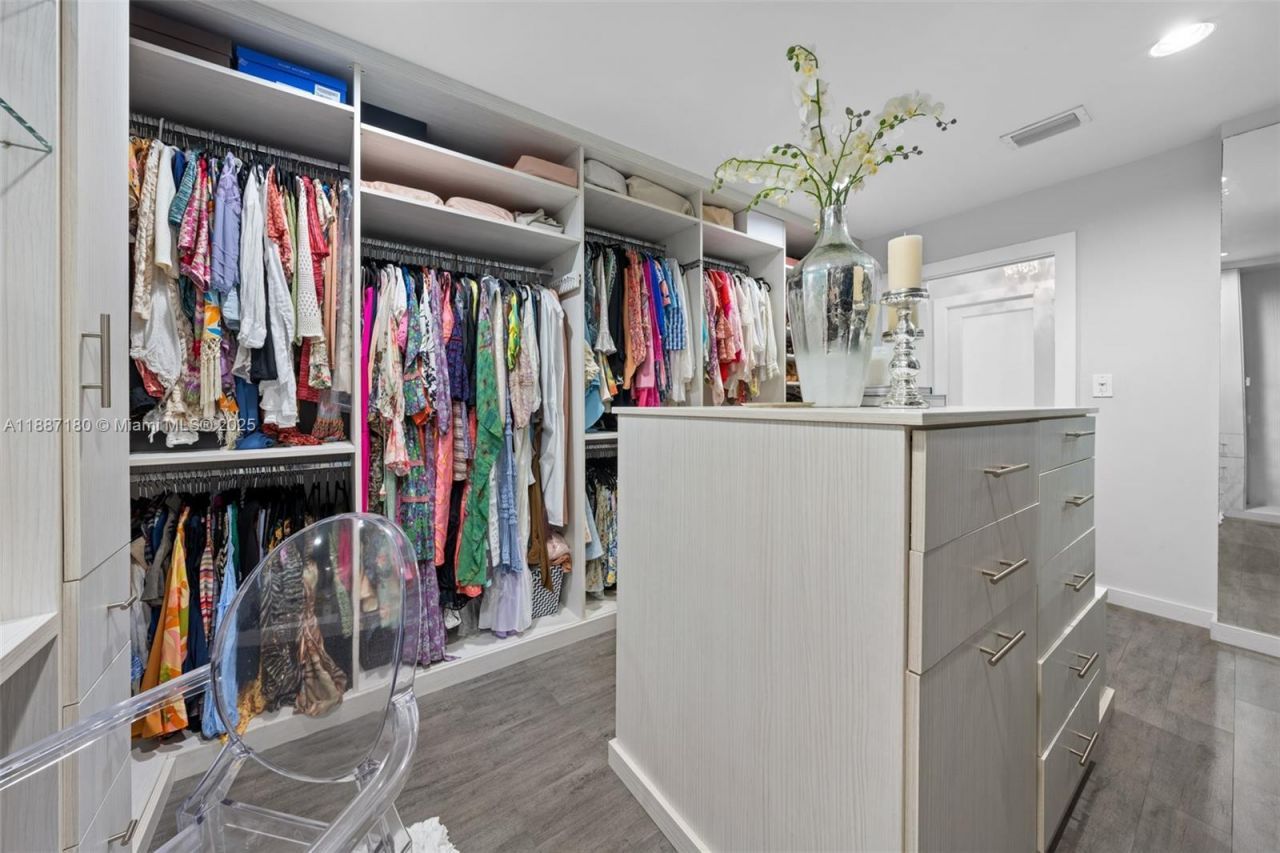 6420 SW 63rd Ter, South Miami, FL 33143 Photo