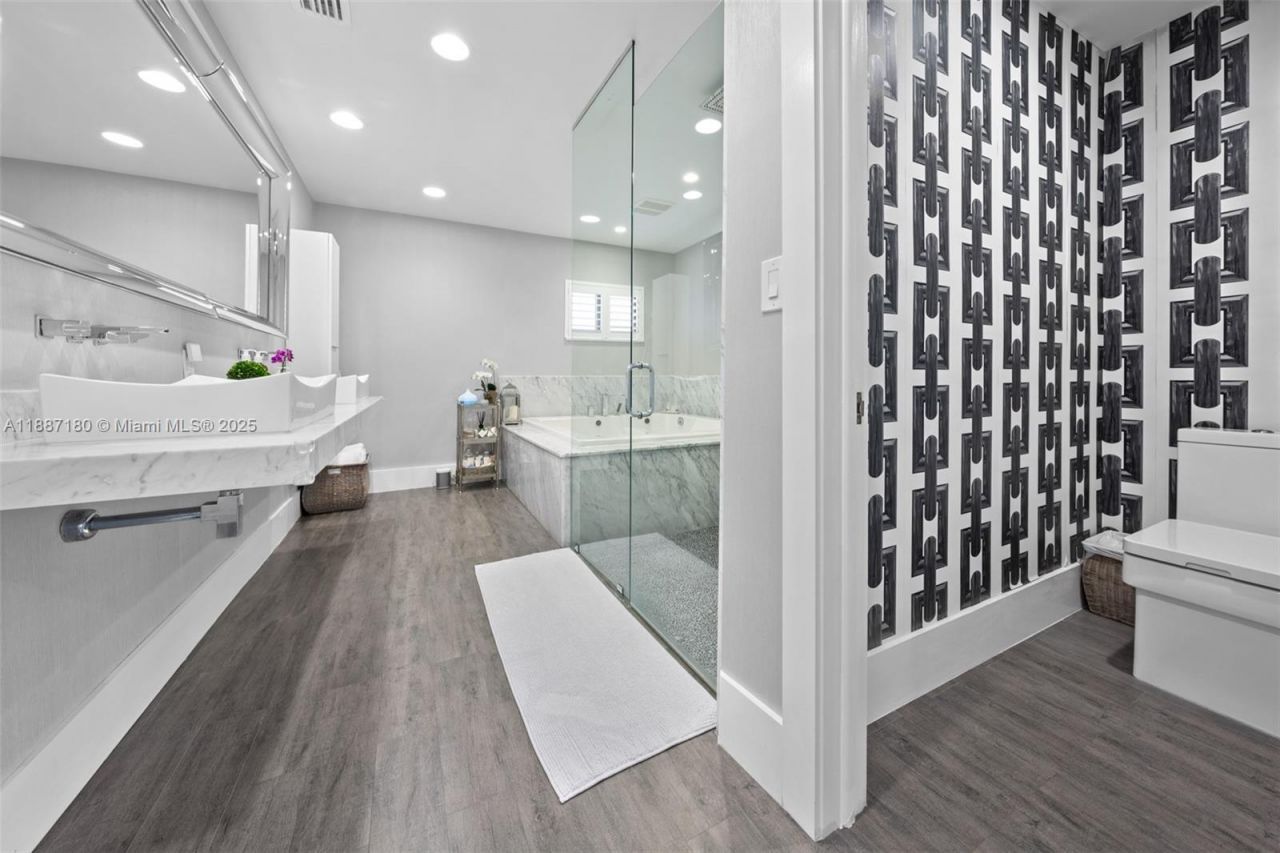 6420 SW 63rd Ter, South Miami, FL 33143 Photo