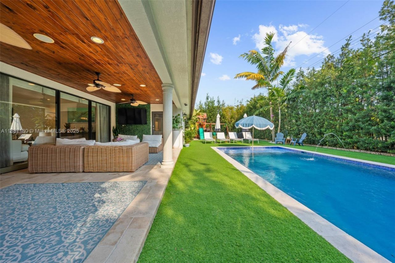 6420 SW 63rd Ter, South Miami, FL 33143 Photo