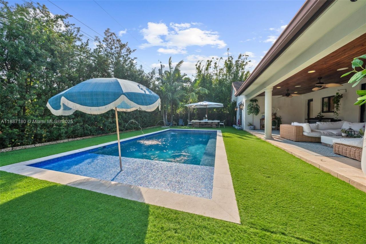 6420 SW 63rd Ter, South Miami, FL 33143 Photo