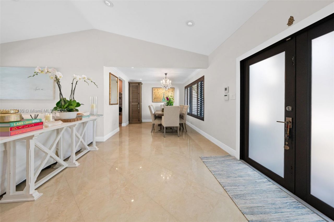 6420 SW 63rd Ter, South Miami, FL 33143 Photo